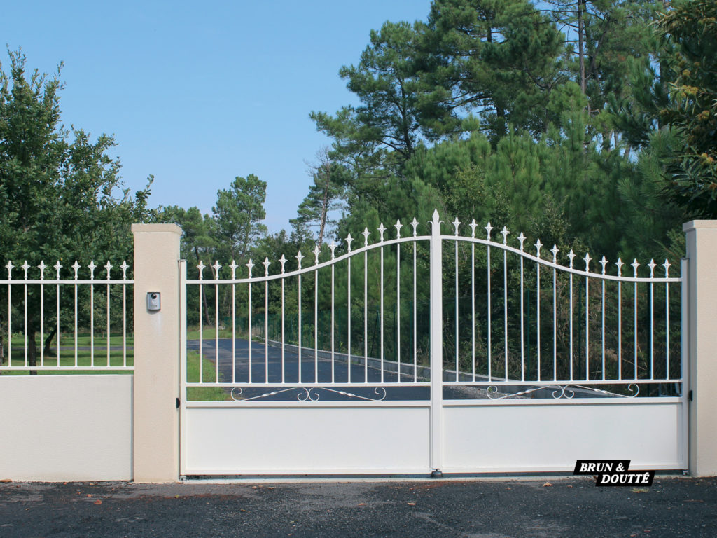 OCÉAN PLUS portail acier Brun & Doutté